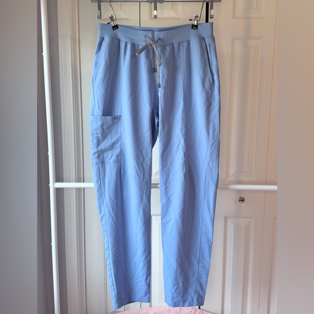 Fabletics Men's Sky Blue Scrubs